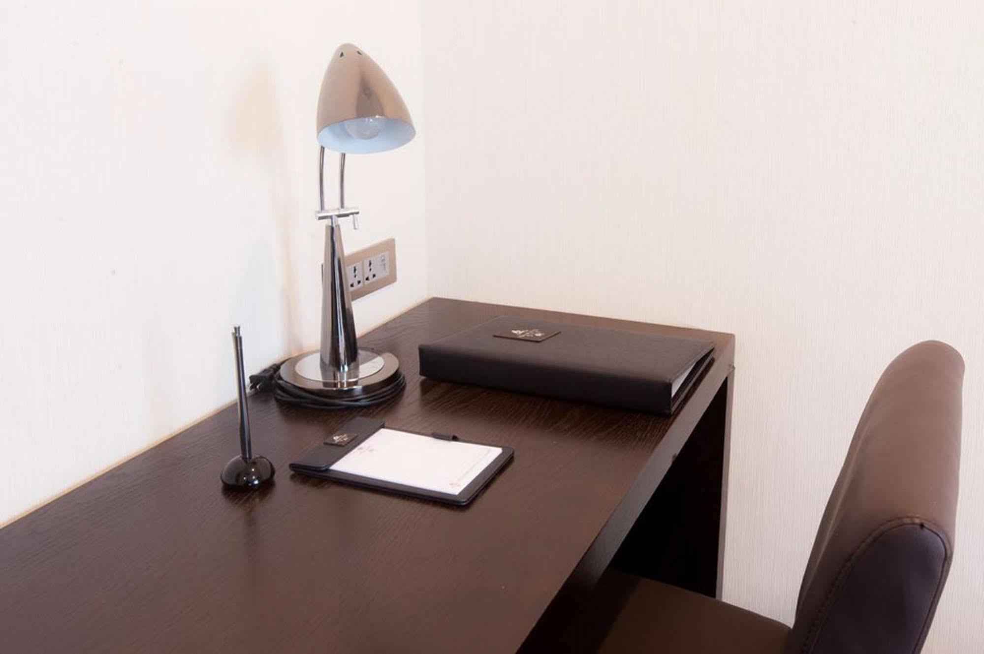 Sakura Hotel Hanoi Zewnętrze zdjęcie