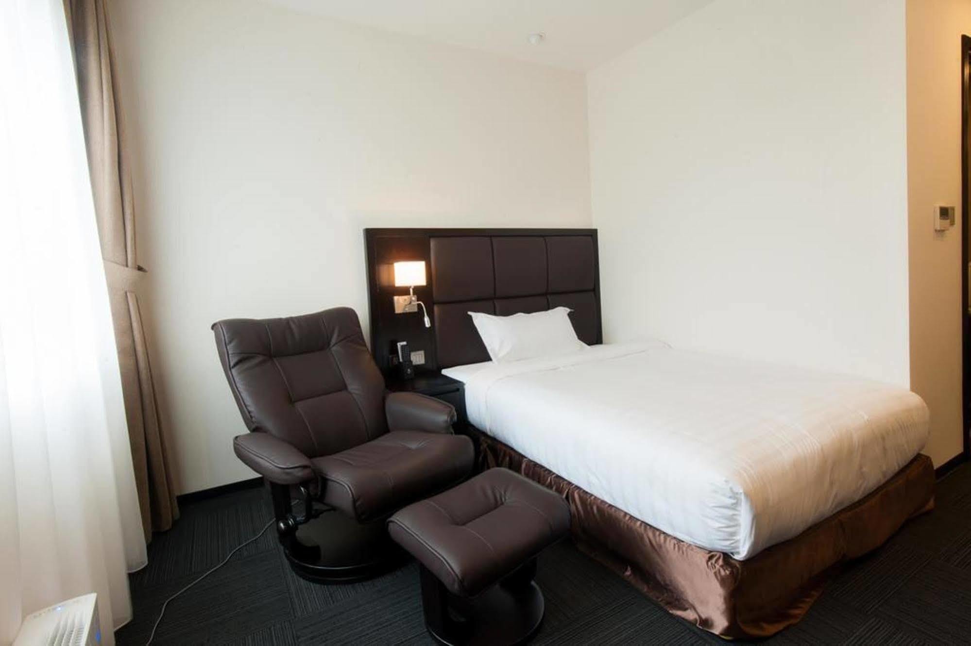 Sakura Hotel Hanoi Zewnętrze zdjęcie