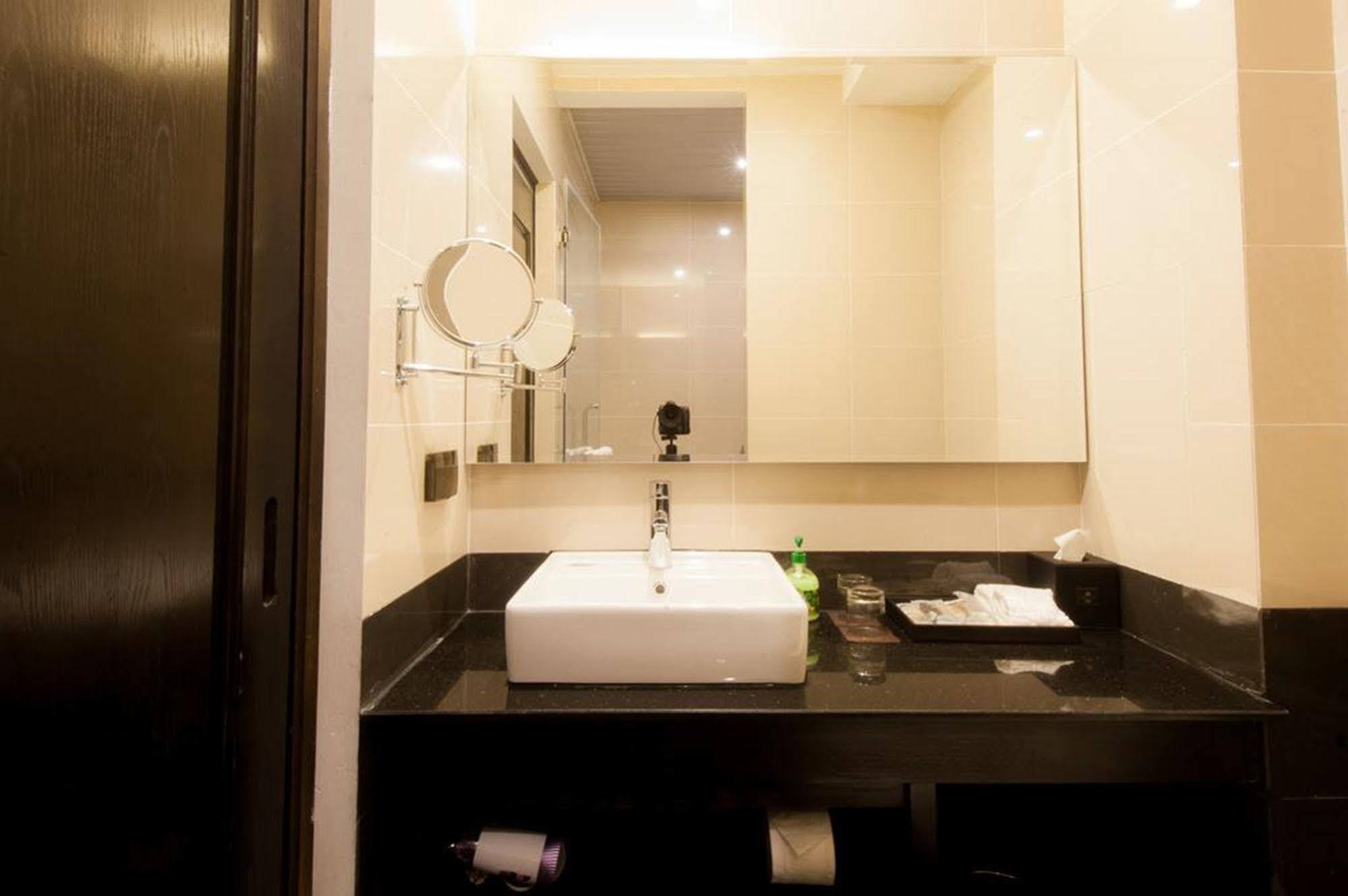 Sakura Hotel Hanoi Zewnętrze zdjęcie